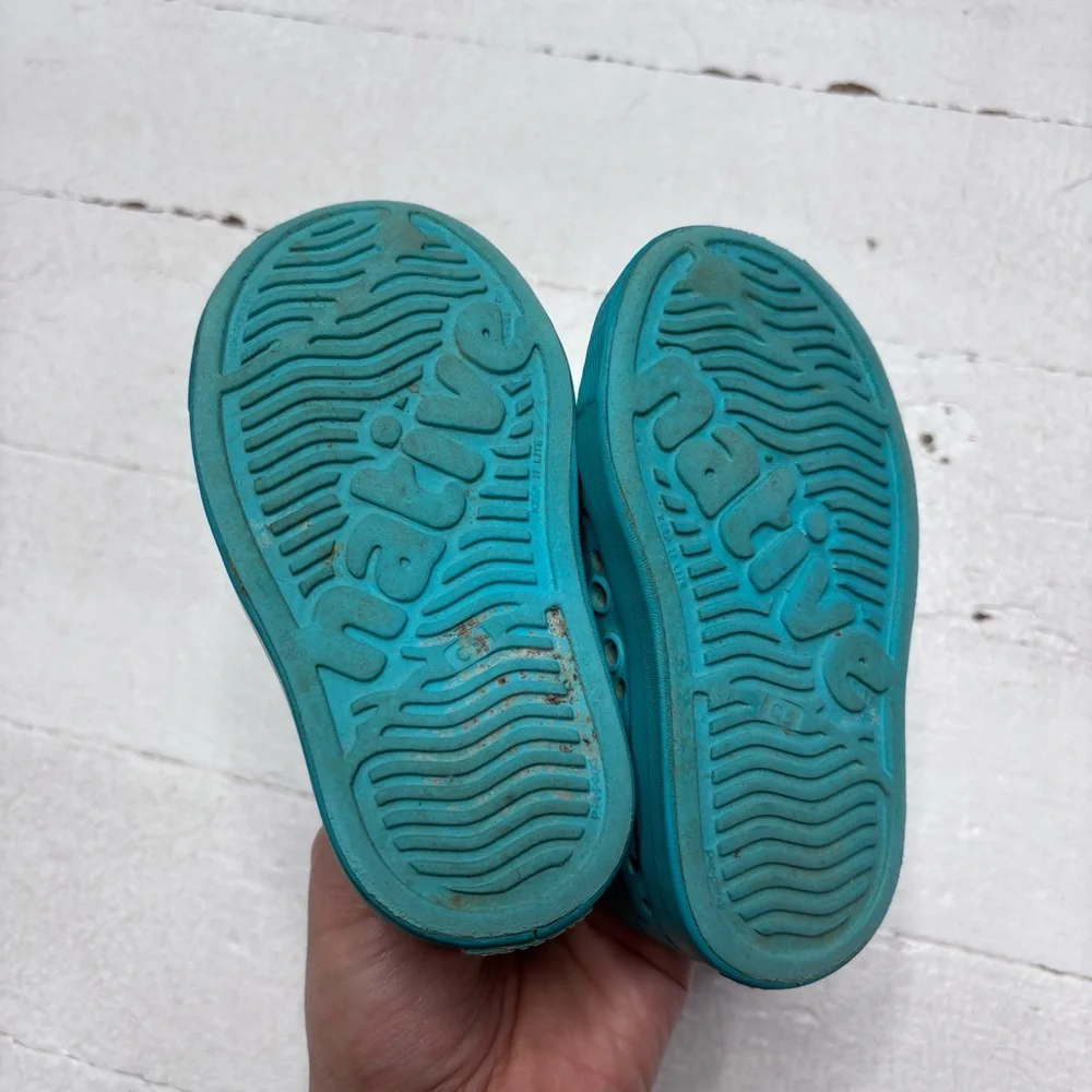 Native Jefferson Slip On Water Shoes Size 5 (baby)